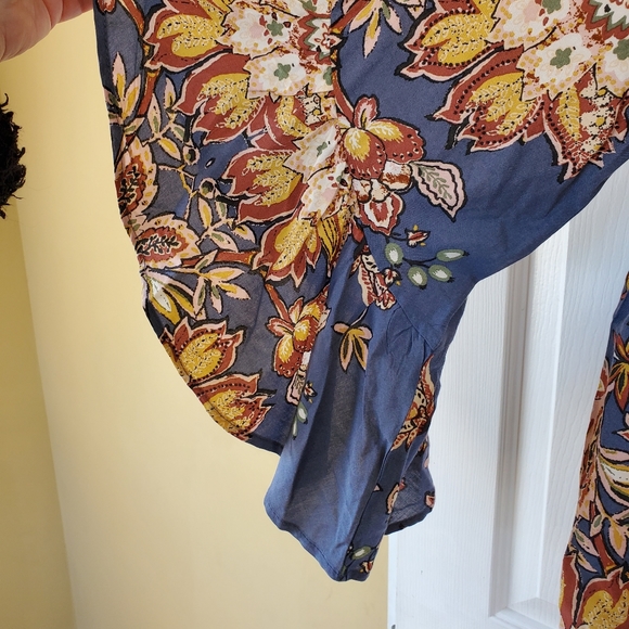 Living Doll/ Floral Print Peasant Top - Picture 5 of 8